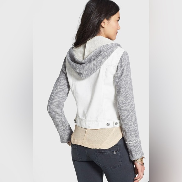 Free People Knit Sleeve‎ & Knit Hood Distressed White Denim Jean Jacket Size XS - Picture 5 of 16